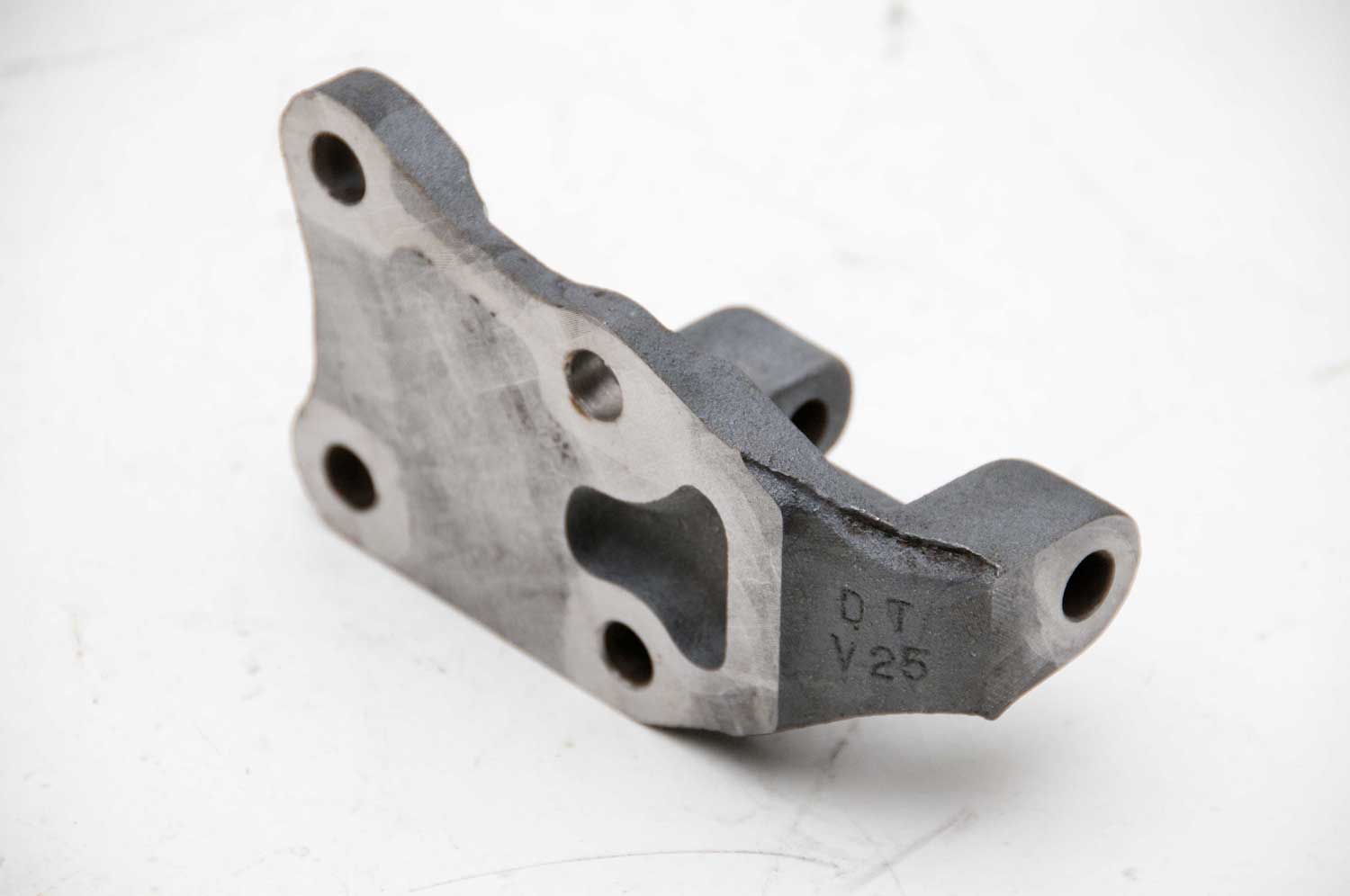 thumbnail interactive-video image 1 of OEM Toyota EGR Cooler Crossover Mount Plate - 85-95 Pickup 4Runner 20R 22R 22RE 1 of 3