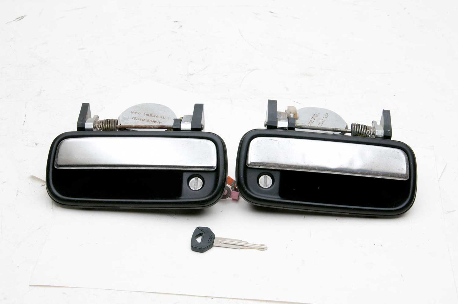 1989 Toyota Pickup Outside Exterior Door Handle Set + Key, Left + Right OEM $40